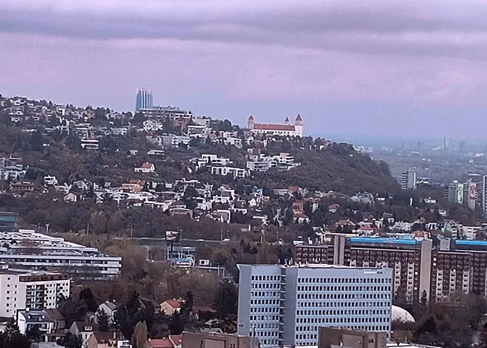 Pretty Nice View Apartment, Private Parking, 8Min To Center By Car
