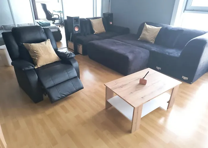 Pretty Nice View Apartment, Private Parking, 8Min To Center By Car