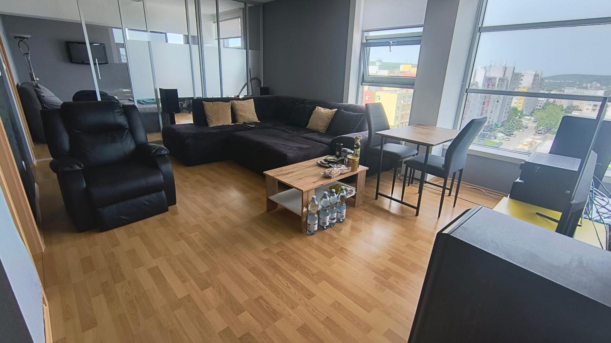 Apartmán Pretty View Apartment, Private Parking, 8min To Center By Car Bratislava