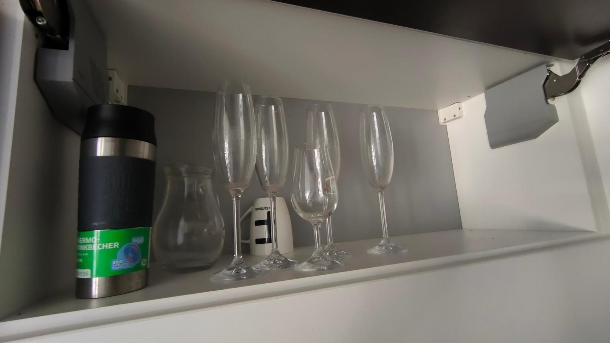 Pretty View Apartment, Private Parking, 8min To Center By Car Apartmán *